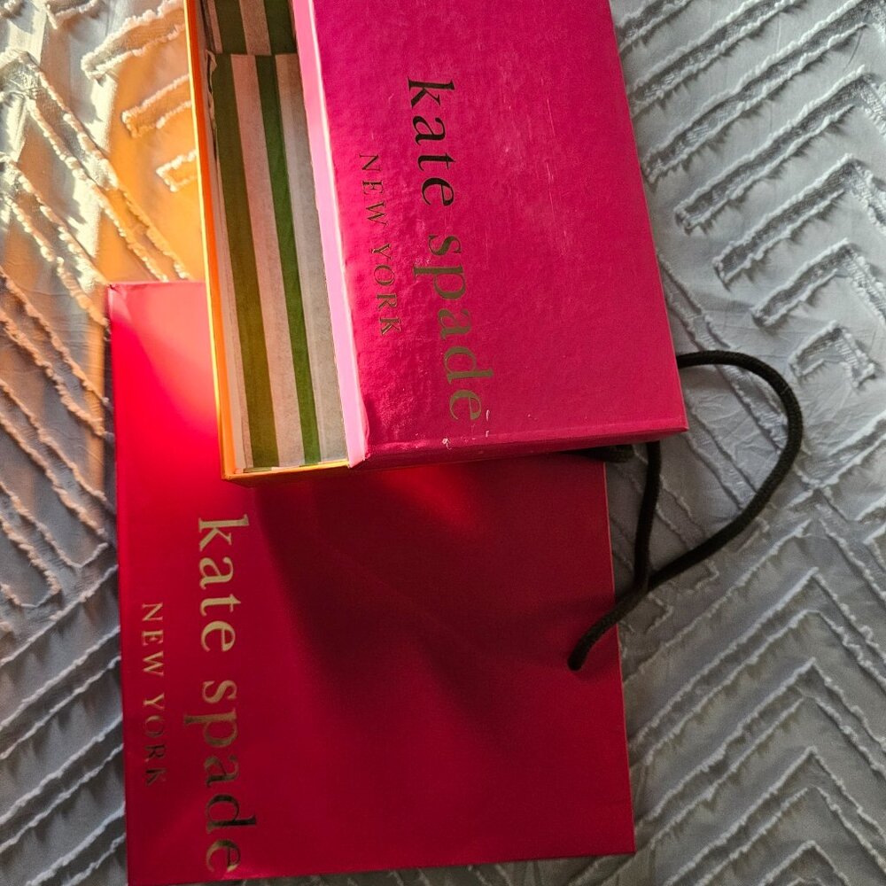Kate Spade Wallet - Picture 5 of 5